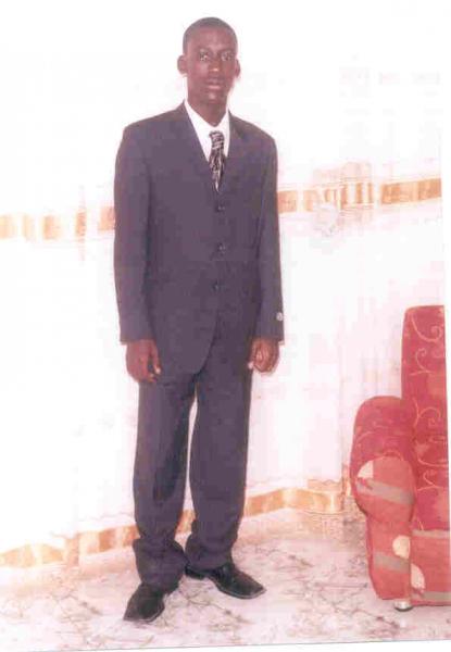 lui c sakhir appel&eacute; momo c le fondateur du blog trop elegant nn il charme toutes les filles